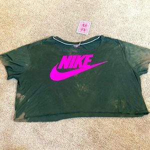 Nike®️ crop tee